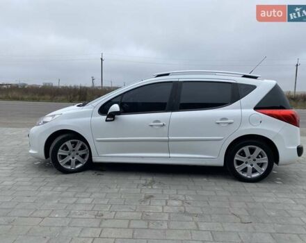 Белый Пежо 207, объемом двигателя 1.56 л и пробегом 227 тыс. км за 5350 $, фото 4 на Automoto.ua