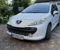 Белый Пежо 207, объемом двигателя 1.6 л и пробегом 192 тыс. км за 5200 $, фото 4 на Automoto.ua