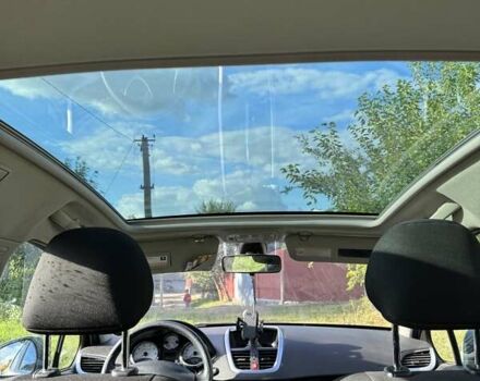 Белый Пежо 207, объемом двигателя 1.6 л и пробегом 240 тыс. км за 4699 $, фото 2 на Automoto.ua