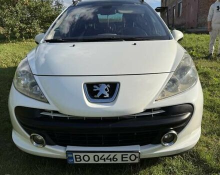 Белый Пежо 207, объемом двигателя 1.6 л и пробегом 240 тыс. км за 4699 $, фото 3 на Automoto.ua