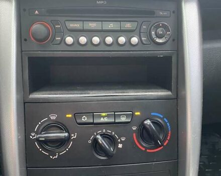 Белый Пежо 207, объемом двигателя 1.56 л и пробегом 227 тыс. км за 5350 $, фото 11 на Automoto.ua