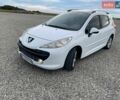 Белый Пежо 207, объемом двигателя 1.56 л и пробегом 250 тыс. км за 4100 $, фото 1 на Automoto.ua