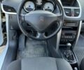 Белый Пежо 207, объемом двигателя 1.6 л и пробегом 192 тыс. км за 5200 $, фото 10 на Automoto.ua