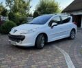 Белый Пежо 207, объемом двигателя 1.6 л и пробегом 192 тыс. км за 5200 $, фото 6 на Automoto.ua