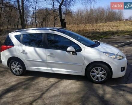Белый Пежо 207, объемом двигателя 1.6 л и пробегом 210 тыс. км за 5200 $, фото 3 на Automoto.ua