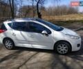 Белый Пежо 207, объемом двигателя 1.6 л и пробегом 210 тыс. км за 5200 $, фото 3 на Automoto.ua