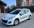 Белый Пежо 207, объемом двигателя 1.36 л и пробегом 189 тыс. км за 3500 $, фото 1 на Automoto.ua