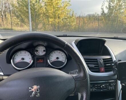 Пежо 207 2010 в Днепре (Днепропетровске) на Automoto.ua Белый Пежо 207, объемом двигателя 1.6 л и пробегом 224 тыс. км за 5000 $, фото 15 на Automoto.ua
