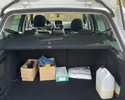 Пежо 207 2010 в Днепре (Днепропетровске) на Automoto.ua Белый Пежо 207, объемом двигателя 1.6 л и пробегом 224 тыс. км за 5000 $, фото 12 на Automoto.ua