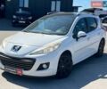 Белый Пежо 207, объемом двигателя 1.6 л и пробегом 226 тыс. км за 5140 $, фото 1 на Automoto.ua