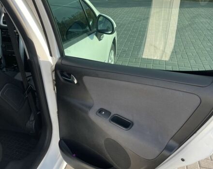 Пежо 207 2010 в Днепре (Днепропетровске) на Automoto.ua Белый Пежо 207, объемом двигателя 1.6 л и пробегом 224 тыс. км за 5000 $, фото 11 на Automoto.ua