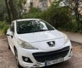 Белый Пежо 207, объемом двигателя 1.4 л и пробегом 255 тыс. км за 3800 $, фото 1 на Automoto.ua