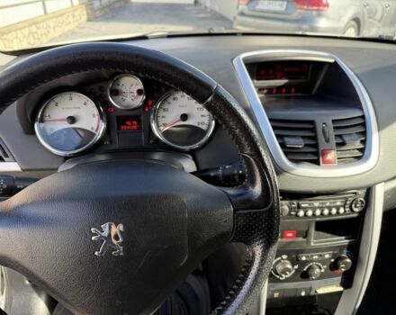 Пежо 207 2011 в Тернополе на Automoto.ua Белый Пежо 207, объемом двигателя 1.6 л и пробегом 204 тыс. км за 5200 $, фото 7 на Automoto.ua