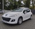 Белый Пежо 207, объемом двигателя 1.4 л и пробегом 131 тыс. км за 5100 $, фото 1 на Automoto.ua
