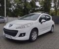 Белый Пежо 207, объемом двигателя 1.4 л и пробегом 131 тыс. км за 5100 $, фото 7 на Automoto.ua