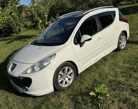 Белый Пежо 207, объемом двигателя 1.6 л и пробегом 240 тыс. км за 4699 $, фото 1 на Automoto.ua