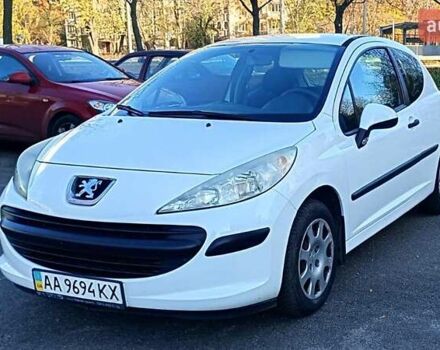Белый Пежо 207, объемом двигателя 1.4 л и пробегом 205 тыс. км за 3500 $, фото 1 на Automoto.ua