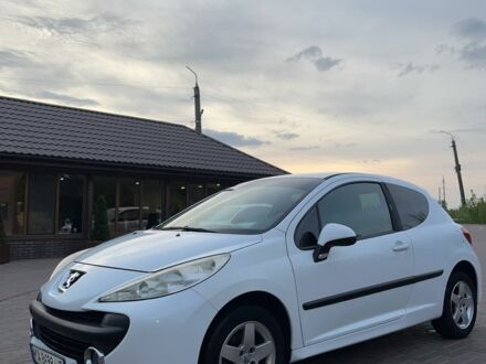 Пежо 207 2009 в Козельце на Automoto.ua Белый Пежо 207, объемом двигателя 1.4 л и пробегом 190 тыс. км за 4000 $, фото 1 на Automoto.ua