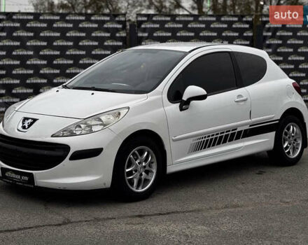 Пежо 207 2011 в Киеве на Automoto.ua Белый Пежо 207, объемом двигателя 1.36 л и пробегом 141 тыс. км за 3950 $, фото 1 на Automoto.ua
