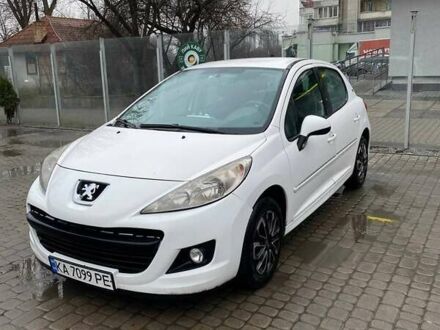 Белый Пежо 207, объемом двигателя 1.4 л и пробегом 262 тыс. км за 5000 $, фото 1 на Automoto.ua
