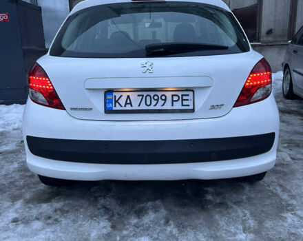 Белый Пежо 207, объемом двигателя 1.4 л и пробегом 262 тыс. км за 4550 $, фото 1 на Automoto.ua