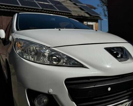 Белый Пежо 207, объемом двигателя 1.36 л и пробегом 177 тыс. км за 3800 $, фото 1 на Automoto.ua