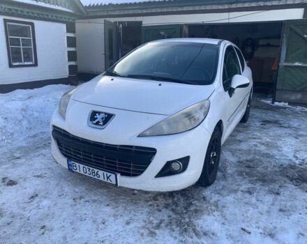 Білий Пежо 207, об'ємом двигуна 1.4 л та пробігом 200 тис. км за 4300 $, фото 1 на Automoto.ua