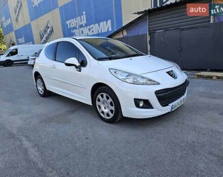 Пежо 207 2011 в Киеве на Automoto.ua Белый Пежо 207, объемом двигателя 1.36 л и пробегом 200 тыс. км за 3600 $, фото 1 на Automoto.ua