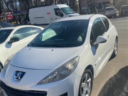 Белый Пежо 207, объемом двигателя 0 л и пробегом 115 тыс. км за 4500 $, фото 1 на Automoto.ua