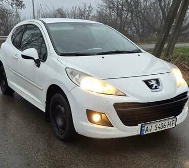 Білий Пежо 207, об'ємом двигуна 1.36 л та пробігом 197 тис. км за 3700 $, фото 1 на Automoto.ua