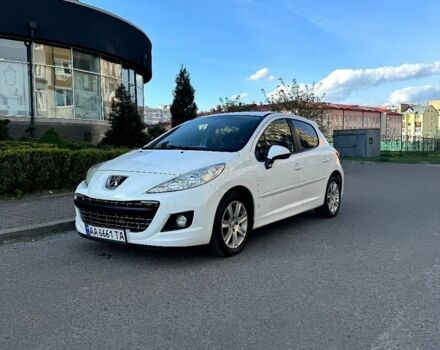 Белый Пежо 207, объемом двигателя 1.4 л и пробегом 200 тыс. км за 4999 $, фото 1 на Automoto.ua