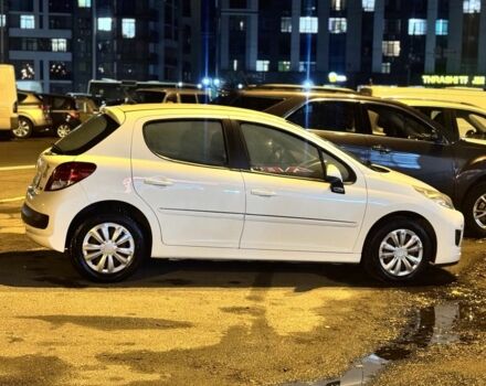 Белый Пежо 207, объемом двигателя 1.4 л и пробегом 141 тыс. км за 4700 $, фото 1 на Automoto.ua
