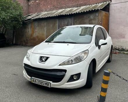 Білий Пежо 207, об'ємом двигуна 1.36 л та пробігом 270 тис. км за 3600 $, фото 1 на Automoto.ua