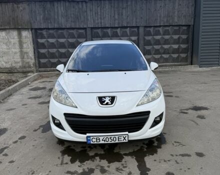 Белый Пежо 207, объемом двигателя 1.4 л и пробегом 216 тыс. км за 3700 $, фото 1 на Automoto.ua