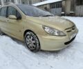 Бежевий Пежо 207, об'ємом двигуна 1.6 л та пробігом 243 тис. км за 2000 $, фото 1 на Automoto.ua