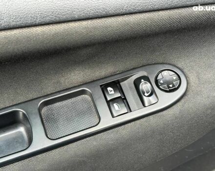 Чорний Пежо 207, об'ємом двигуна 1.4 л та пробігом 143 тис. км за 3490 $, фото 17 на Automoto.ua