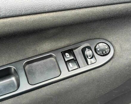 Черный Пежо 207, объемом двигателя 1.4 л и пробегом 111 тыс. км за 3490 $, фото 17 на Automoto.ua