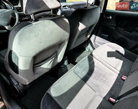 Черный Пежо 207, объемом двигателя 1.4 л и пробегом 206 тыс. км за 4100 $, фото 12 на Automoto.ua