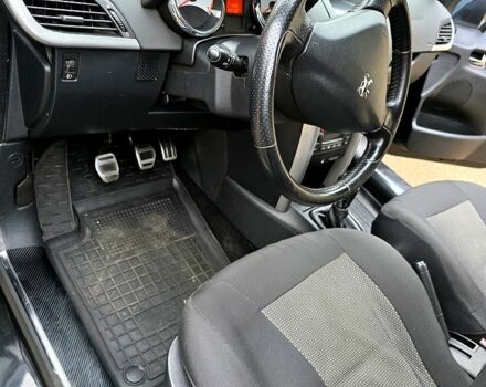 Чорний Пежо 207, об'ємом двигуна 1.4 л та пробігом 144 тис. км за 4000 $, фото 4 на Automoto.ua