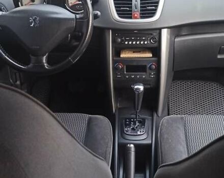 Черный Пежо 207, объемом двигателя 1.6 л и пробегом 280 тыс. км за 4850 $, фото 7 на Automoto.ua