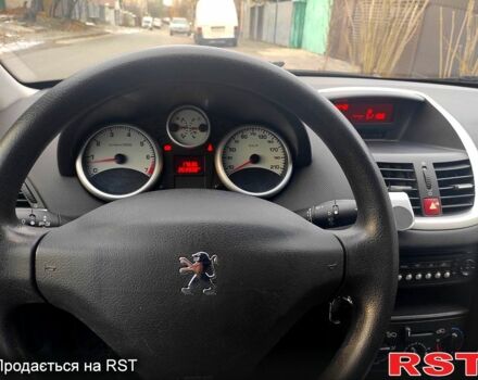 Пежо 207 2008 в Киеве на Automoto.ua Черный Пежо 207, объемом двигателя 1.4 л и пробегом 210 тыс. км за 4100 $, фото 2 на Automoto.ua