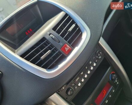 Черный Пежо 207, объемом двигателя 1.6 л и пробегом 149 тыс. км за 3300 $, фото 22 на Automoto.ua