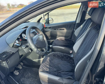 Чорний Пежо 207, об'ємом двигуна 1.4 л та пробігом 275 тис. км за 5500 $, фото 10 на Automoto.ua