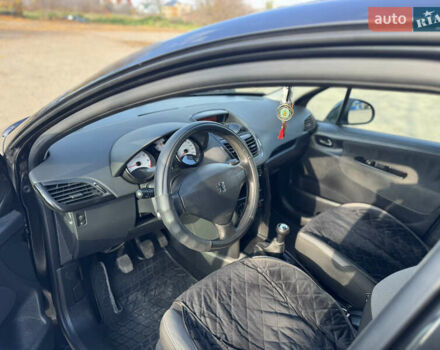 Чорний Пежо 207, об'ємом двигуна 1.4 л та пробігом 275 тис. км за 5500 $, фото 9 на Automoto.ua