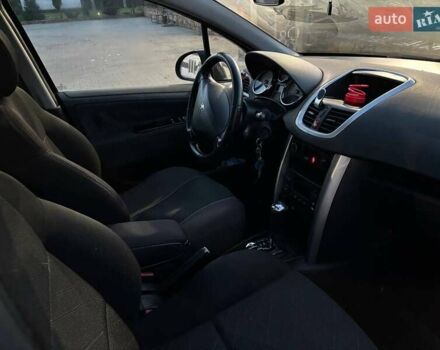 Чорний Пежо 207, об'ємом двигуна 1.6 л та пробігом 197 тис. км за 4450 $, фото 7 на Automoto.ua