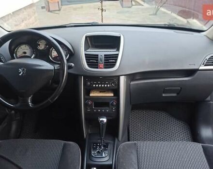 Черный Пежо 207, объемом двигателя 1.6 л и пробегом 280 тыс. км за 4850 $, фото 6 на Automoto.ua