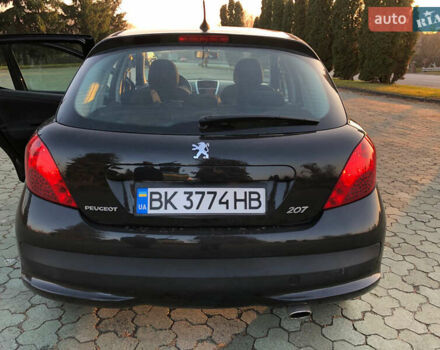 Черный Пежо 207, объемом двигателя 1.6 л и пробегом 184 тыс. км за 4500 $, фото 5 на Automoto.ua