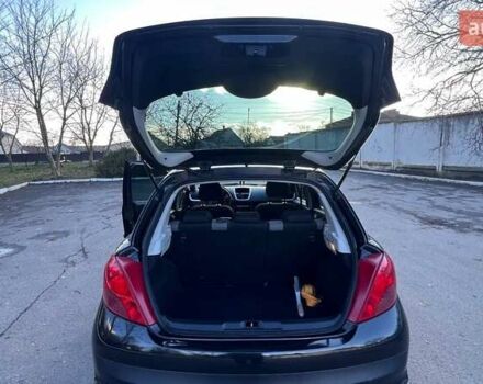 Черный Пежо 207, объемом двигателя 1.36 л и пробегом 145 тыс. км за 4900 $, фото 4 на Automoto.ua