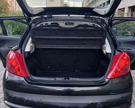 Черный Пежо 207, объемом двигателя 1.6 л и пробегом 220 тыс. км за 5500 $, фото 16 на Automoto.ua