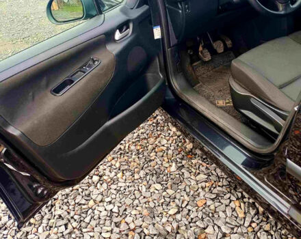 Чорний Пежо 207, об'ємом двигуна 1.4 л та пробігом 215 тис. км за 4800 $, фото 5 на Automoto.ua